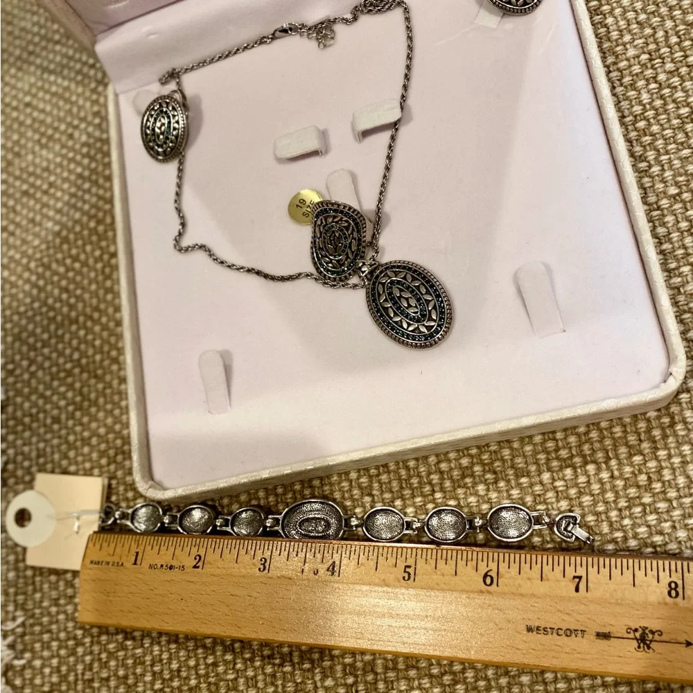 Abella Silver Necklace Elegant Jewelry set ( necklace, ring ,earrings, bracelet) - Picture 14 of 17